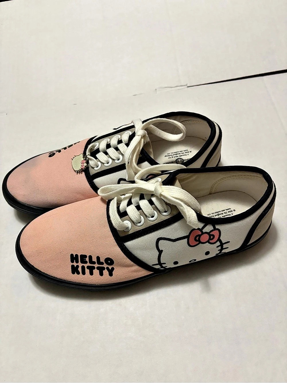 Sanrio Hello Kitty Pink & Black Sneakers Like New